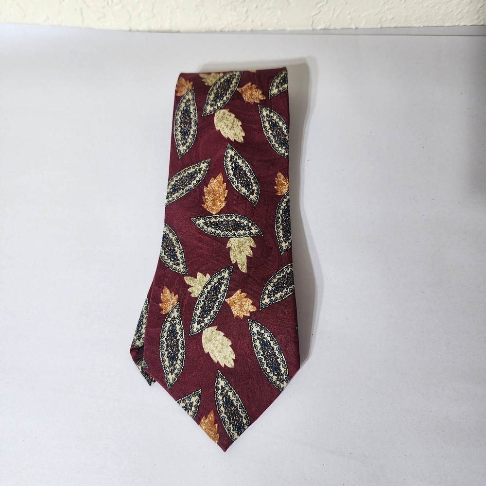 Burberrys of London Burgundy Silk Leaf Paisley Tie Vintage Hand Sewn USA